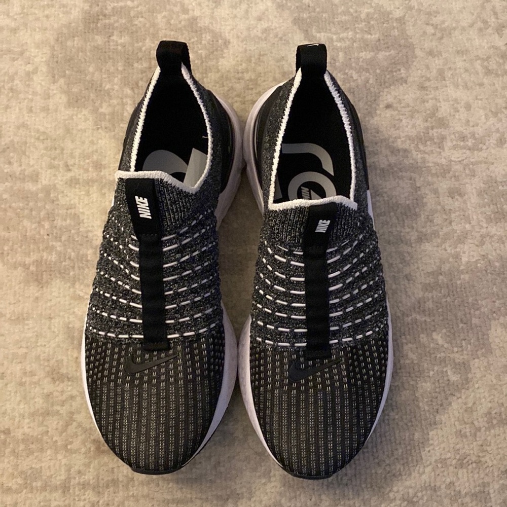 Nike womens slip on